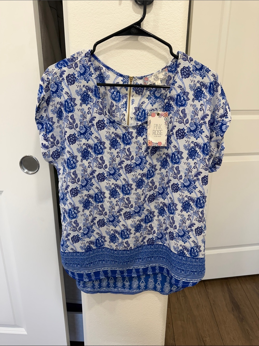 NWT Pink Rose White and Blue Floral Short Sleeve Blouse
